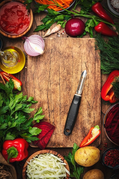 Drewniana deska z warzywami